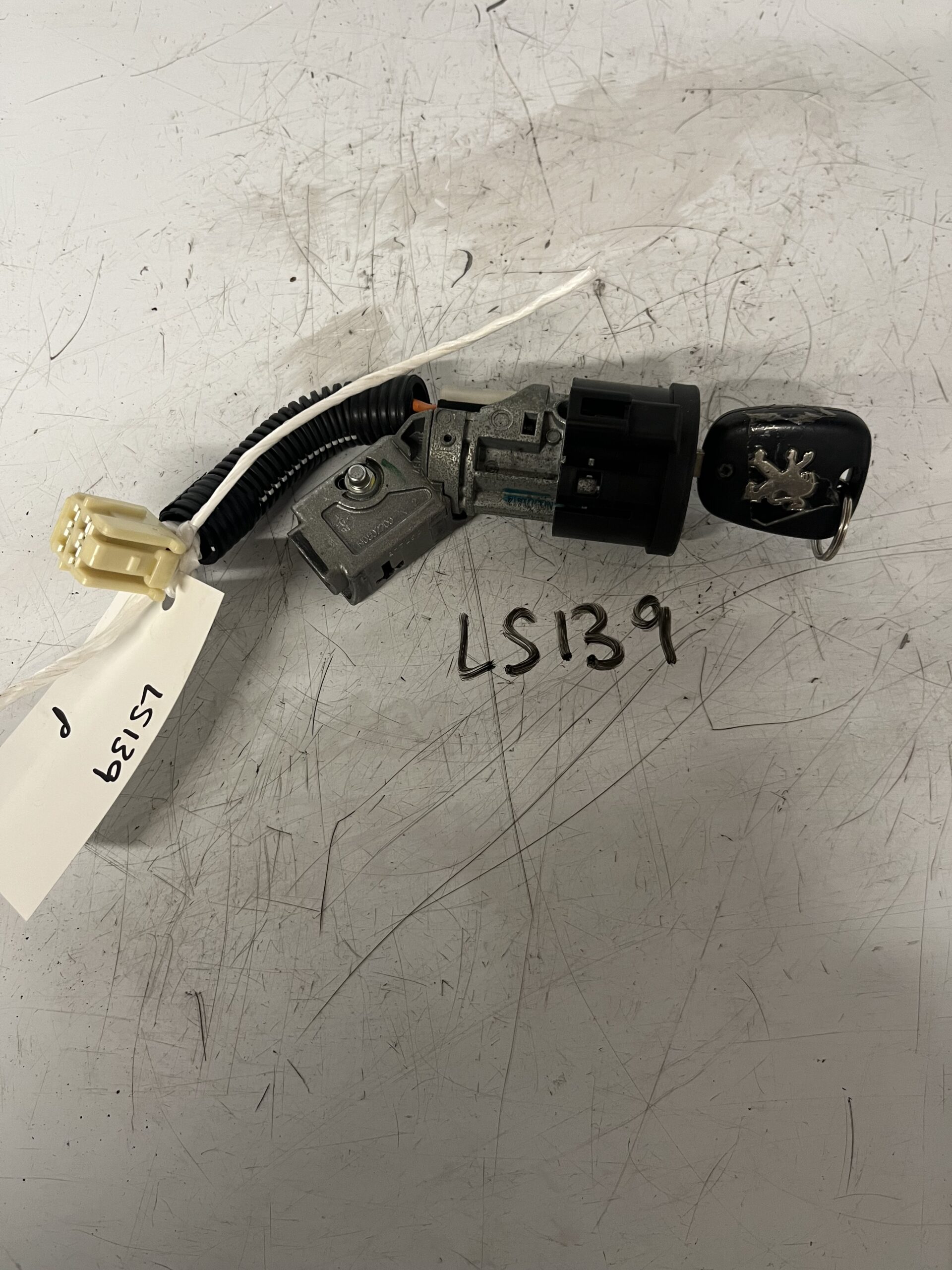 Peugeot 107 / Citreon C1 / Toyota Aygo 2005-2012 1.0 Petrol Ignition Barrel And Key