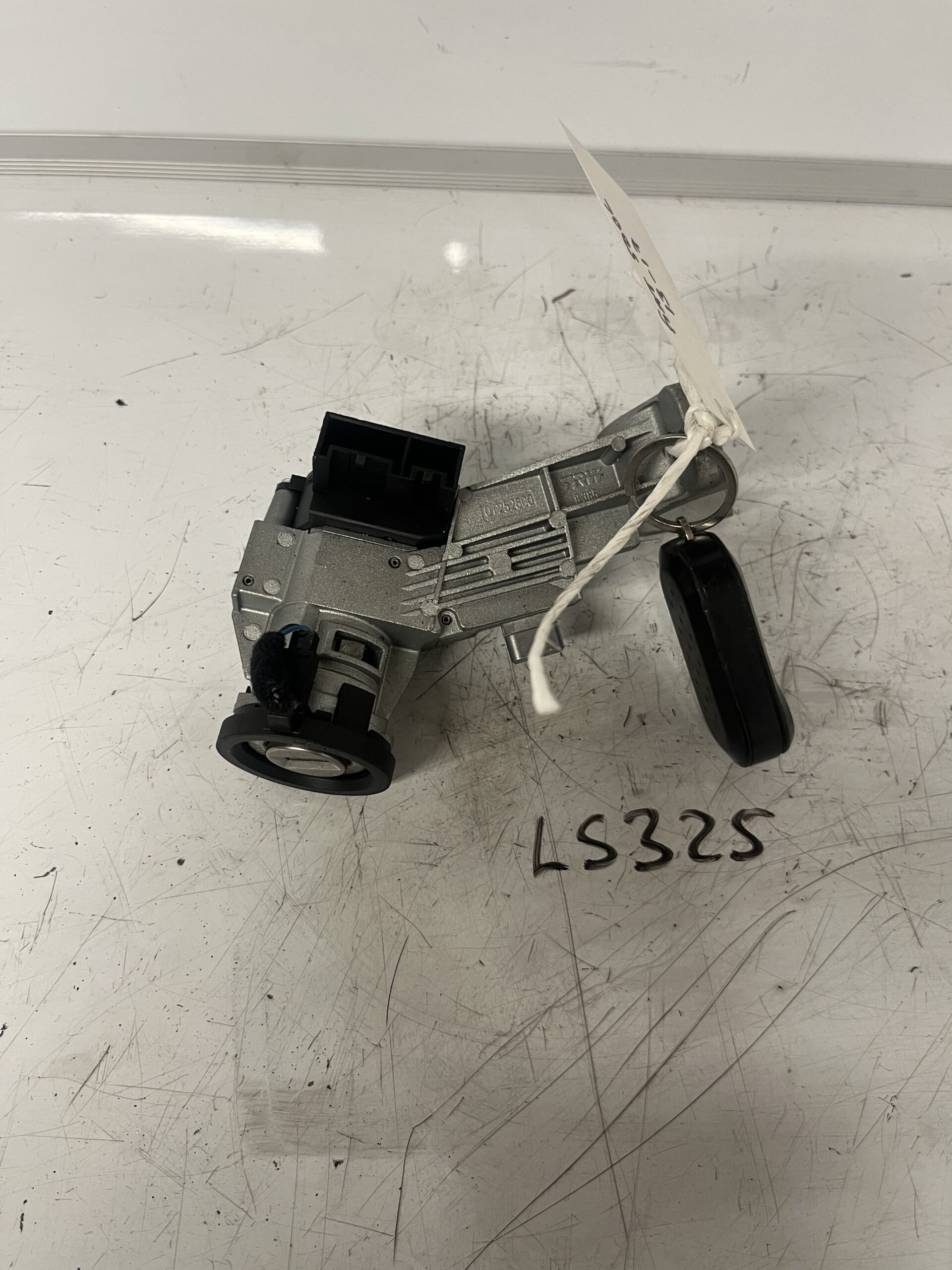 Fiat 500L 2013-2017 Ignition Barrel And Key – 01252800