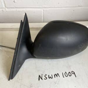 Skoda Fabia 2007-2014 Hatchback / Estate Near Side Manual Door Mirror – Black Plastic