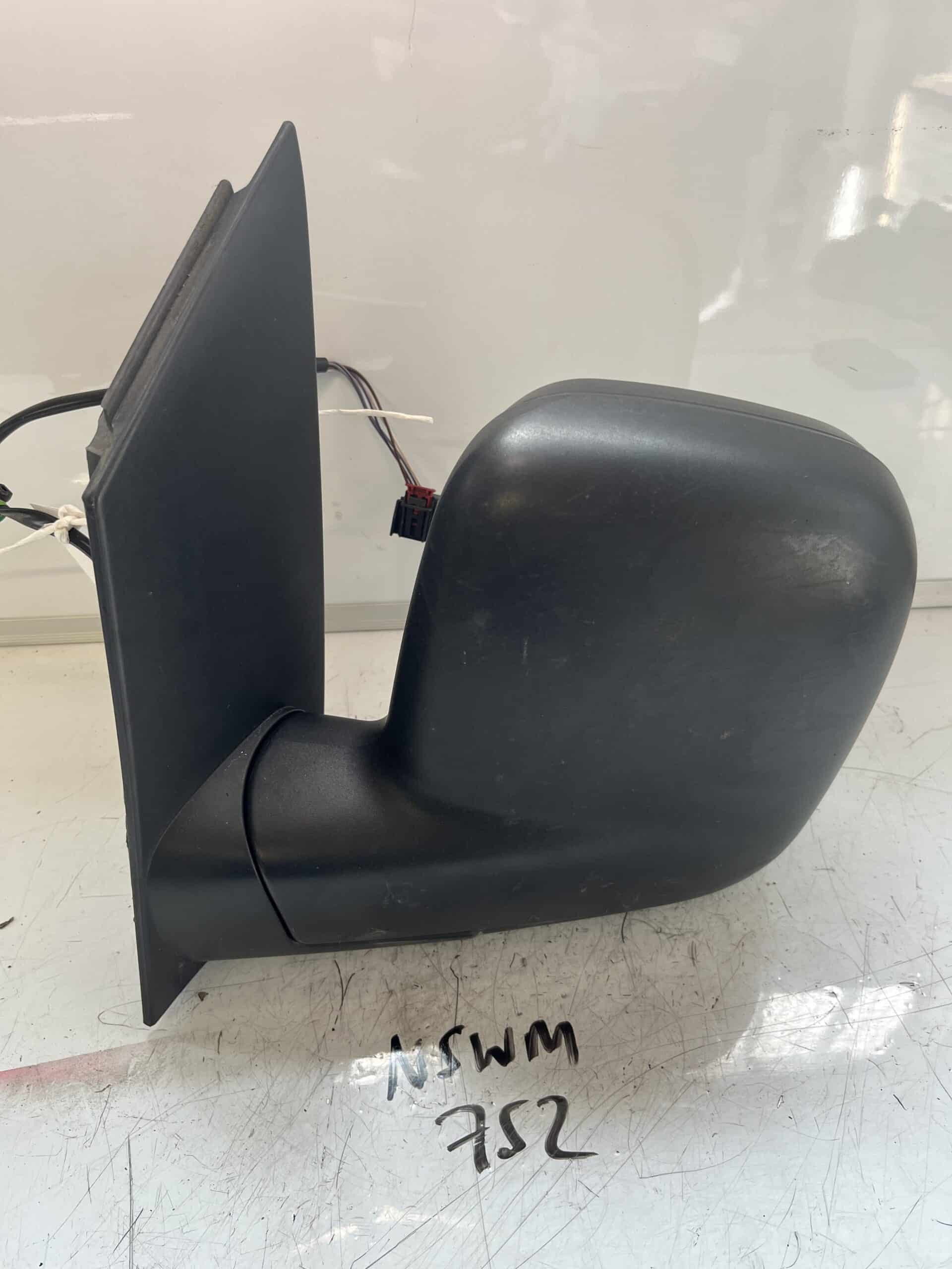 Volkswagen Caddy 2010-2015 Near Side Electric Door Mirror – Black Plastic