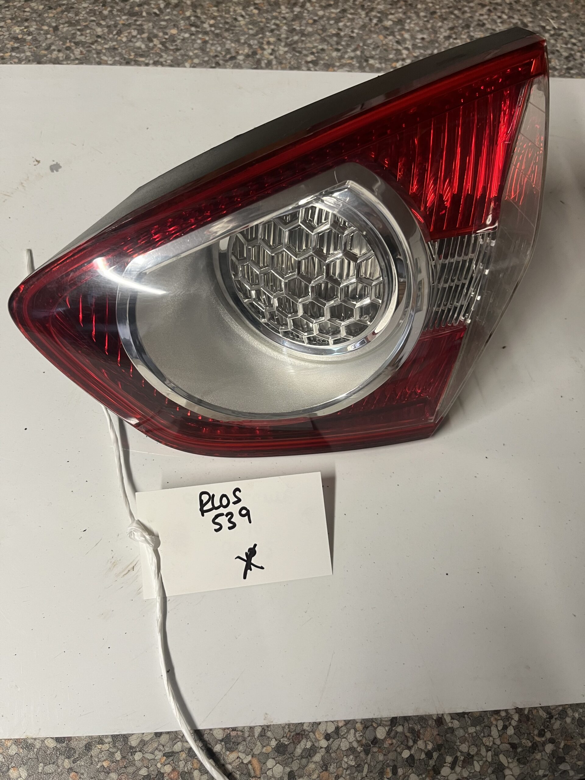 Ford Kuga 2008-2012 Hatchback 4×4 Off Side Taillamp – From Tailgate