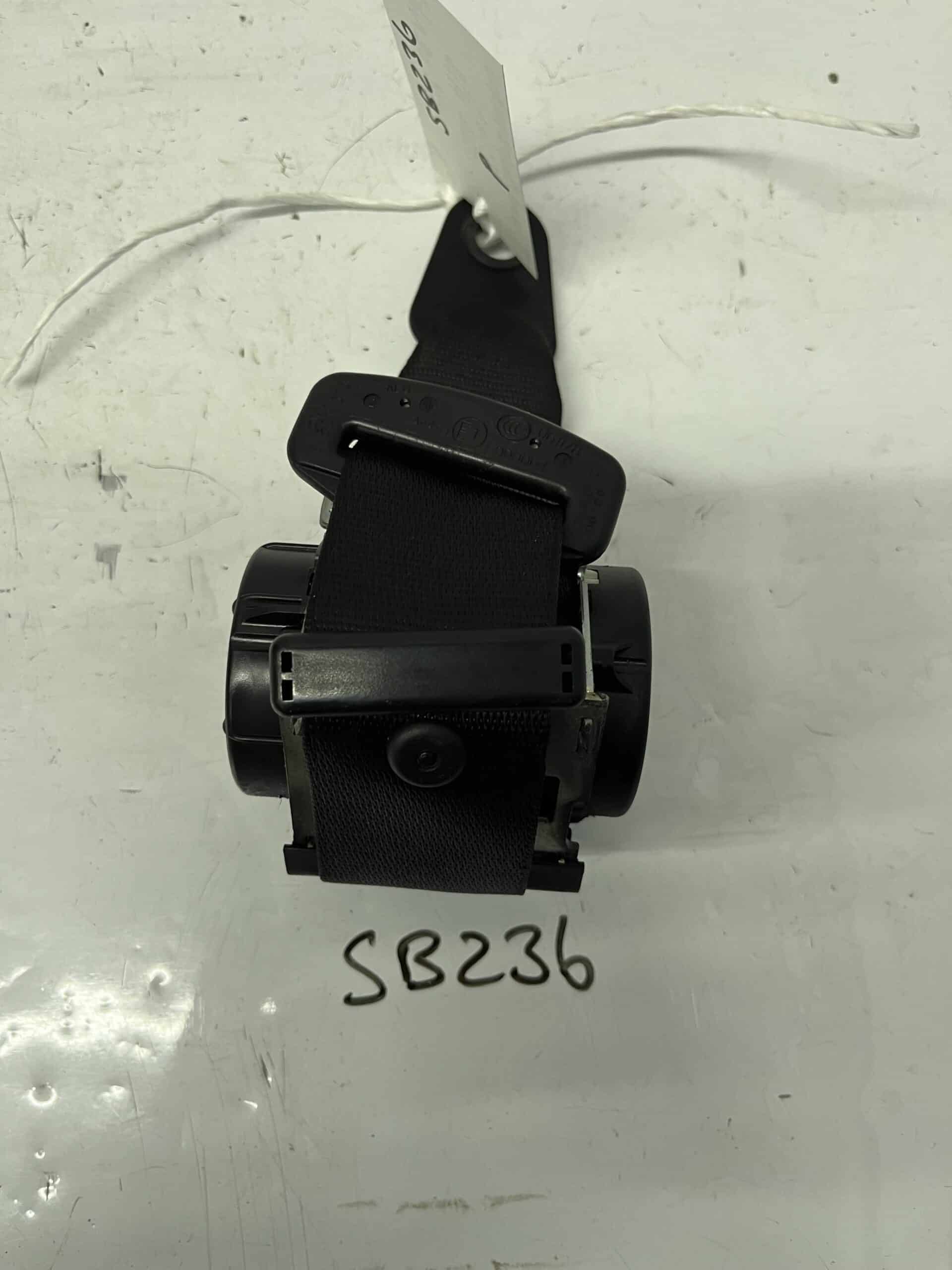 BMW Mini Countryman 2010-2016 5 Door Hatchback Rear Seatbelt – 620202100A ( Universal fitting Will Fit Both Sides Rear )