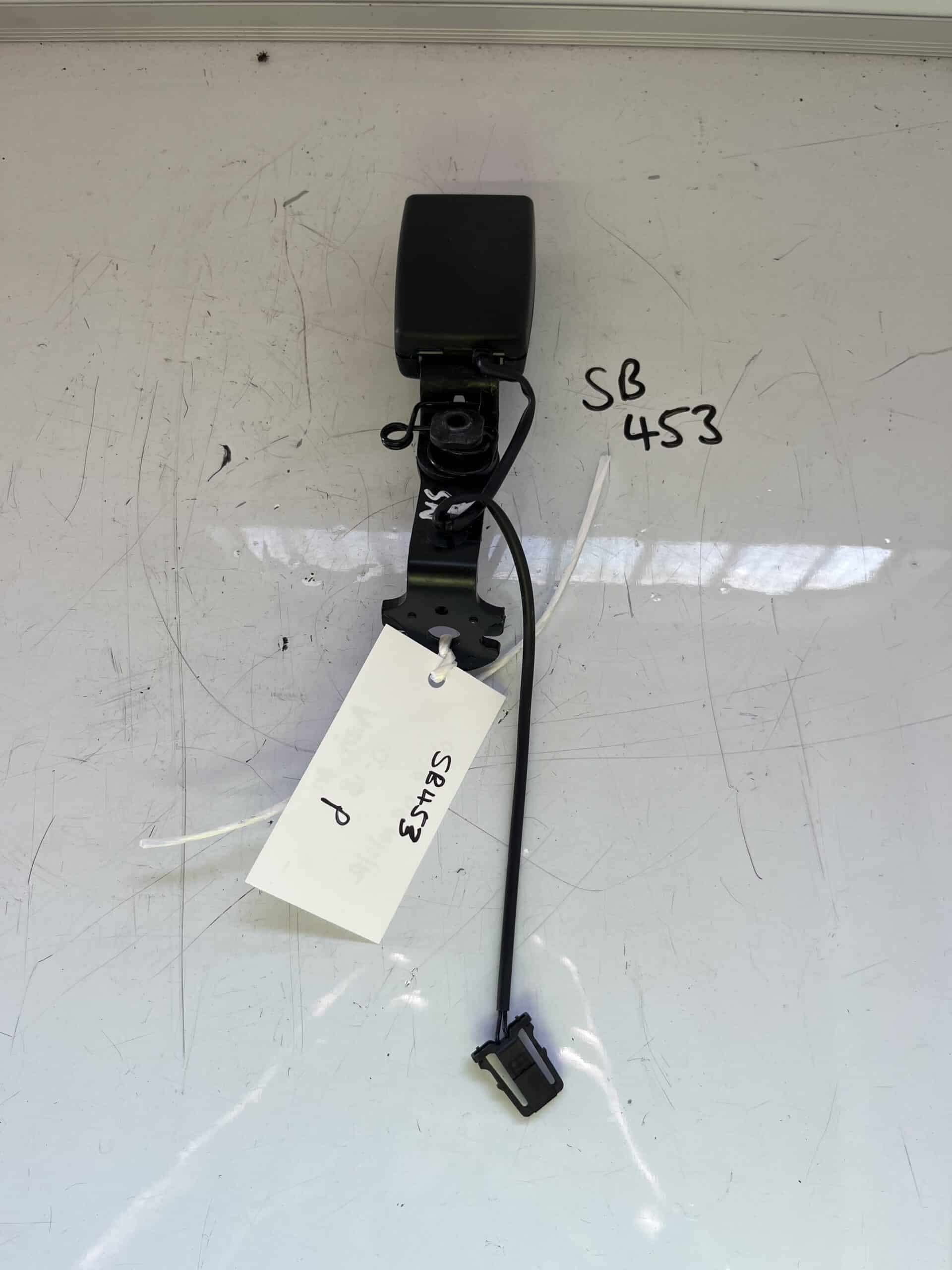 Audi A1 2010-2018 Hatchback Rear Seatbelt Buckle / Anchor – 8X0857739C ( Universal Fits Both Sides Rear )