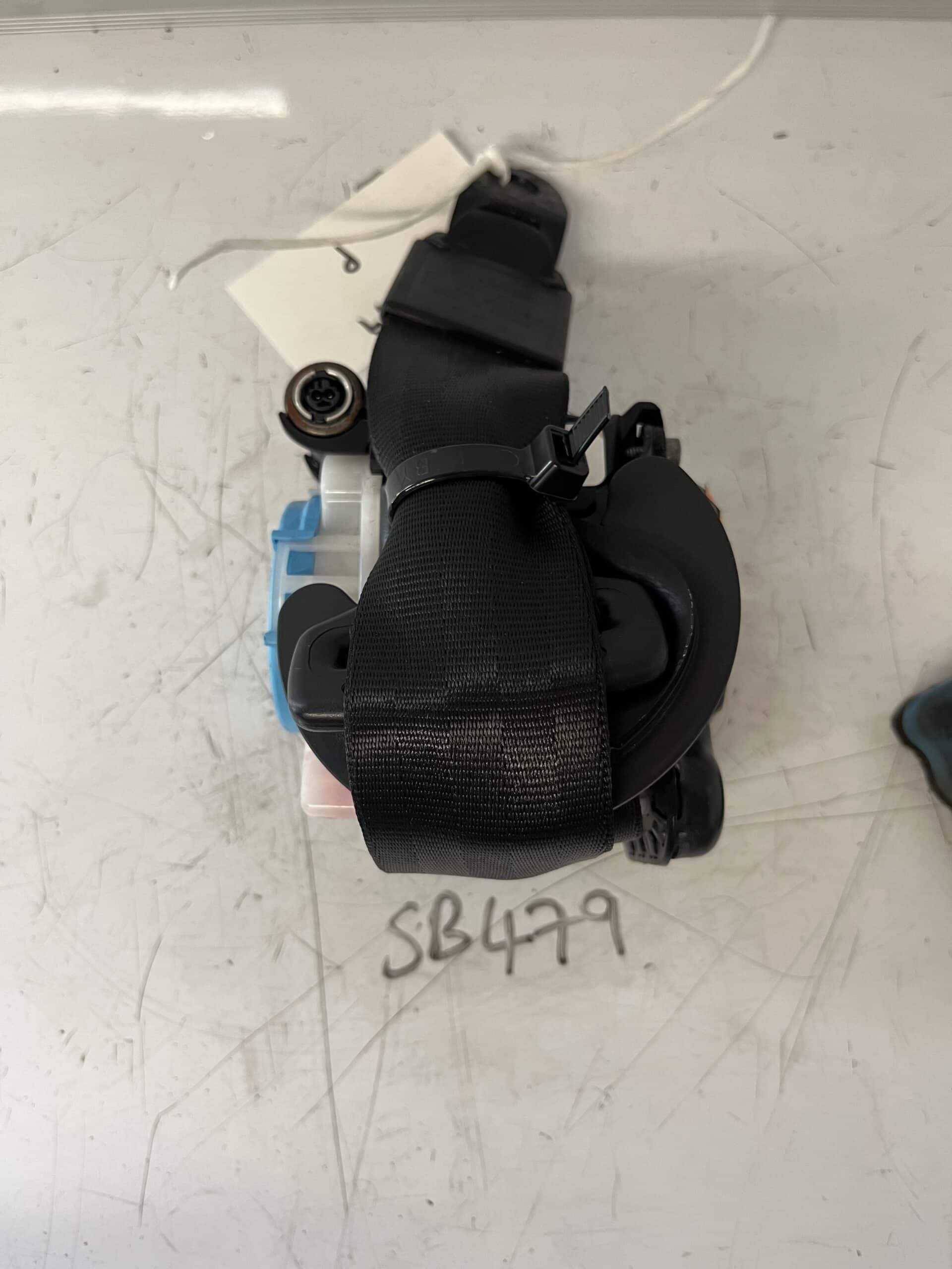Audi Q3 2011-2015 5 Door Off Side Front Seatbelt – 8U0857806C