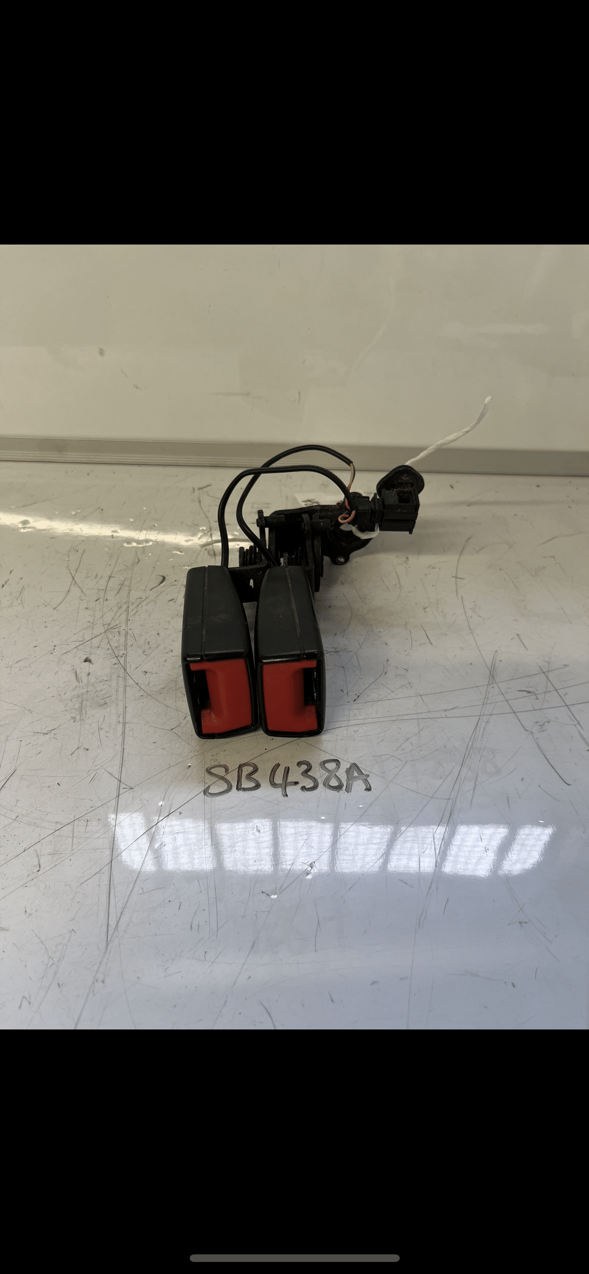 Skoda Octavia / Audi A3 2012-2017 Estate Near Side Rear Double Seatbelt Anchor / Stalk / Buckle – 8V0857739
