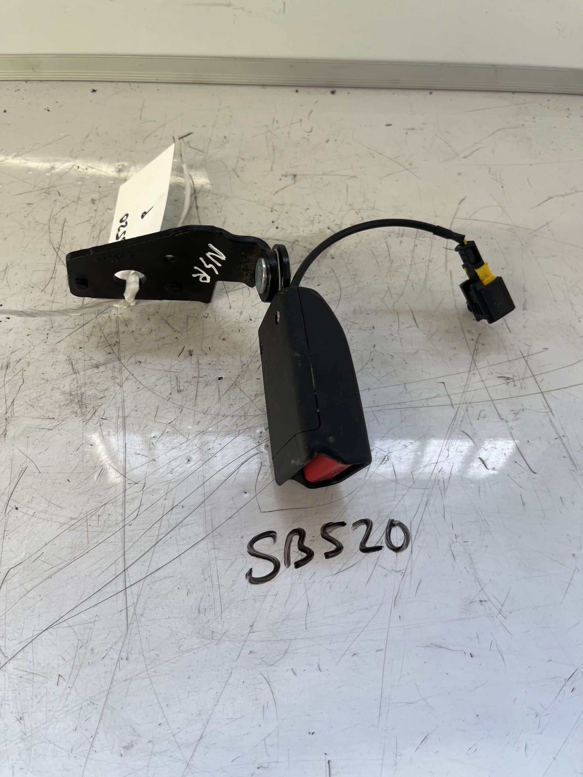 Citroen DS4 2011-2015 5 Door Hatchback Near Side Rear Seatbelt Anchor / Buckle – 96748537XT