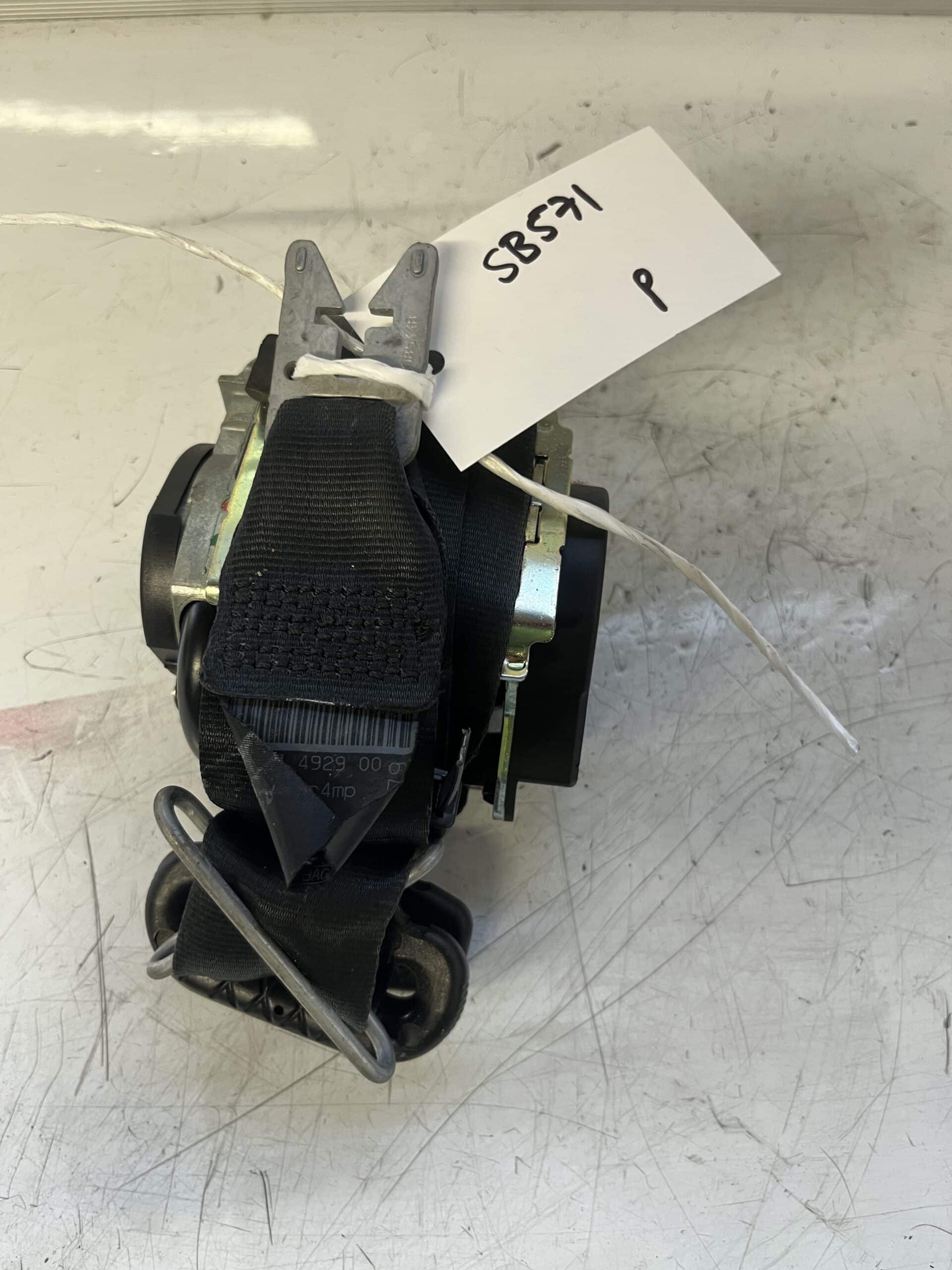 Fiat Punto 2010-2013 5 Door Hatchback Near Side Front Seatbelt – 735501771 / 617492900