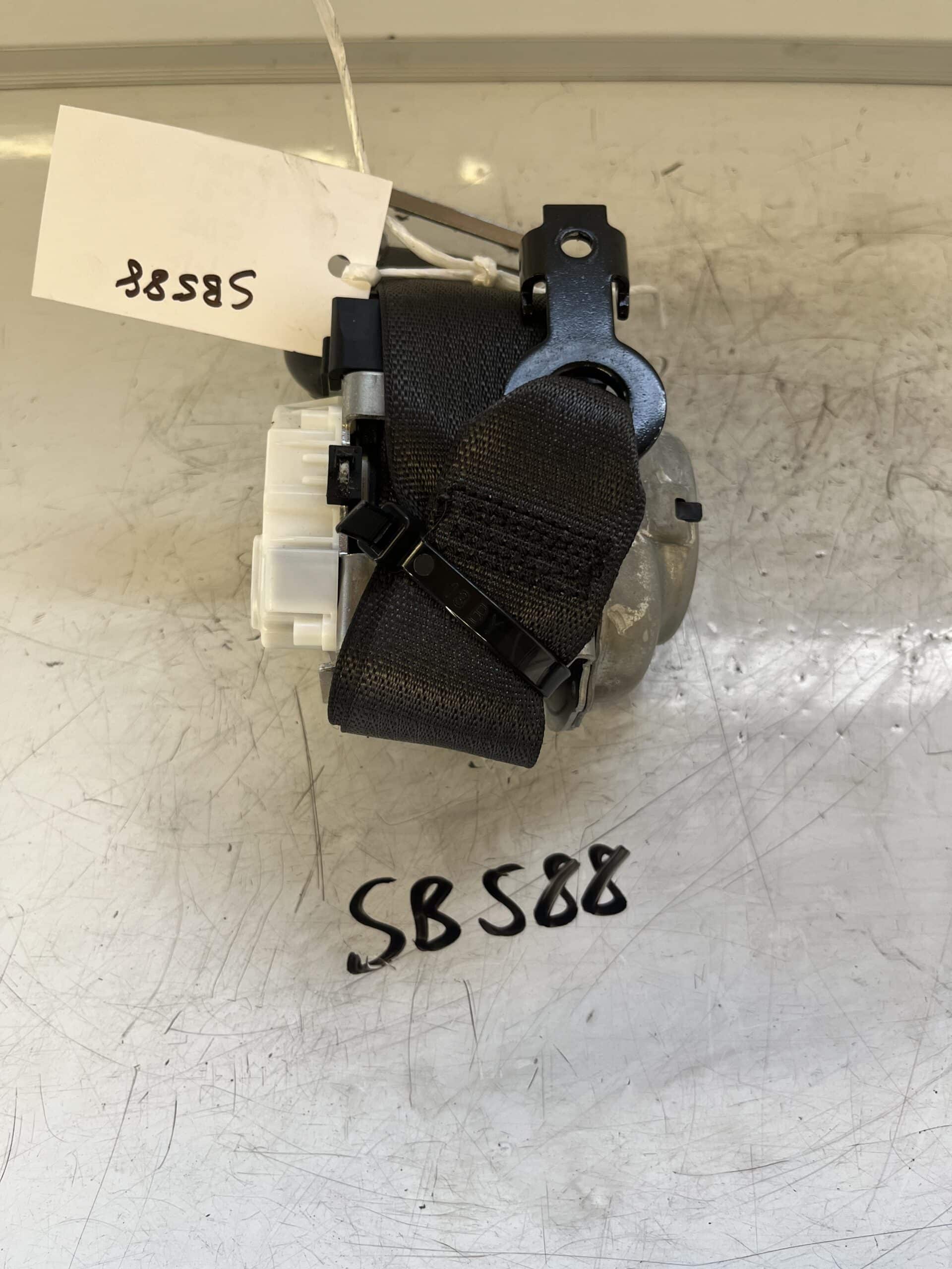 Vauxhall Astra 2015-2021 5 Door Hatchback Near Side Front Seatbelt – 39065887