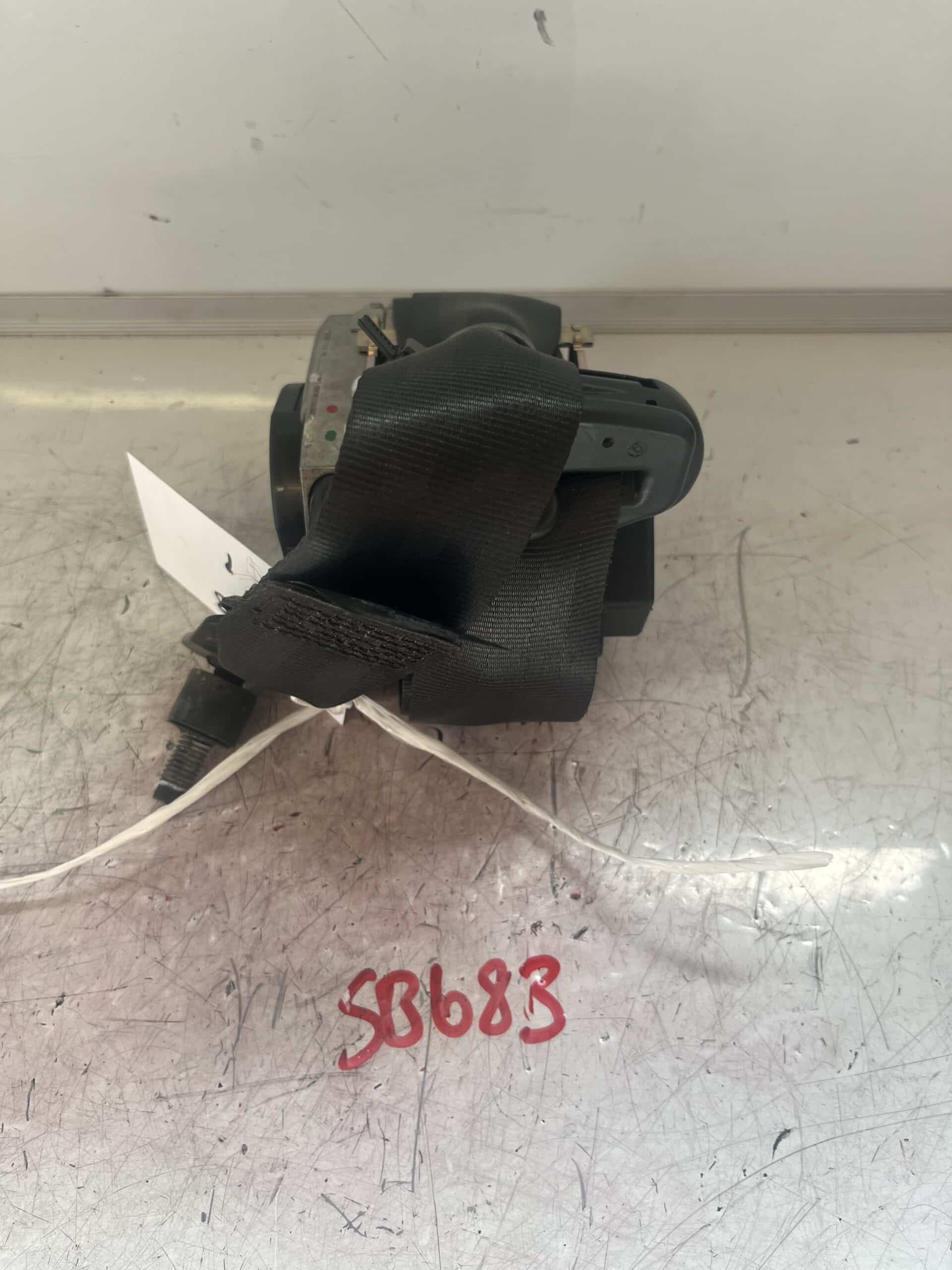 Ford C-Max 2010-2015 5 Door MPV Off Side Front Seatbelt – AM51-R61294-ABW