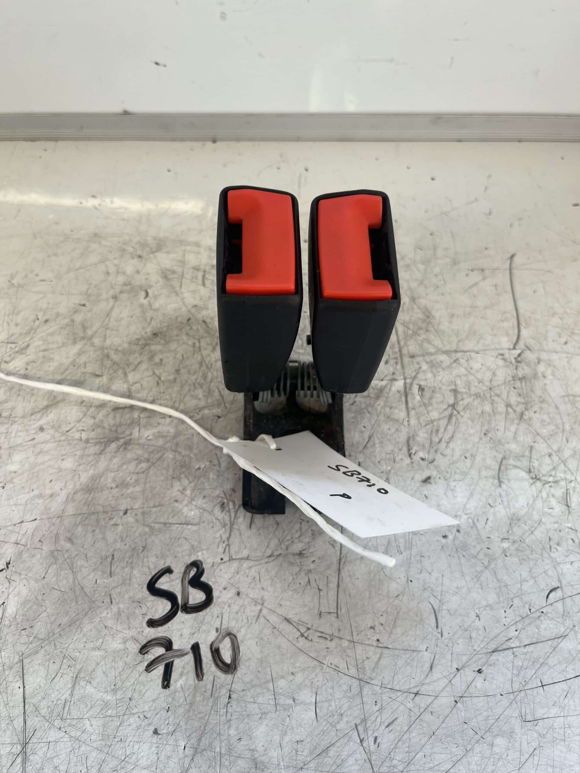 Ford Fiesta 2008-2017 Hatchback Centre Rear Double Seatbelt Anchor – 8V51-A613K21-AC