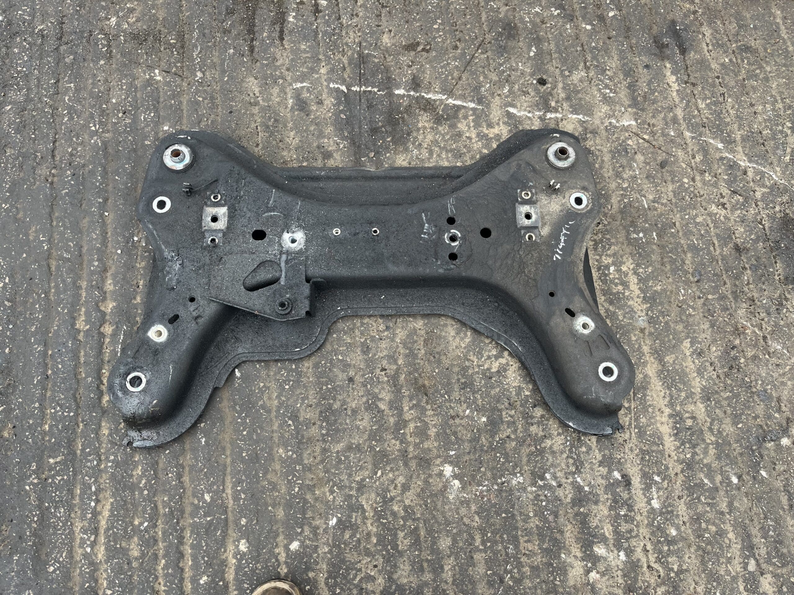 Vauxhall Vivaro / Renault Traffic 2000-2010 1.9 DCI Front Subframe