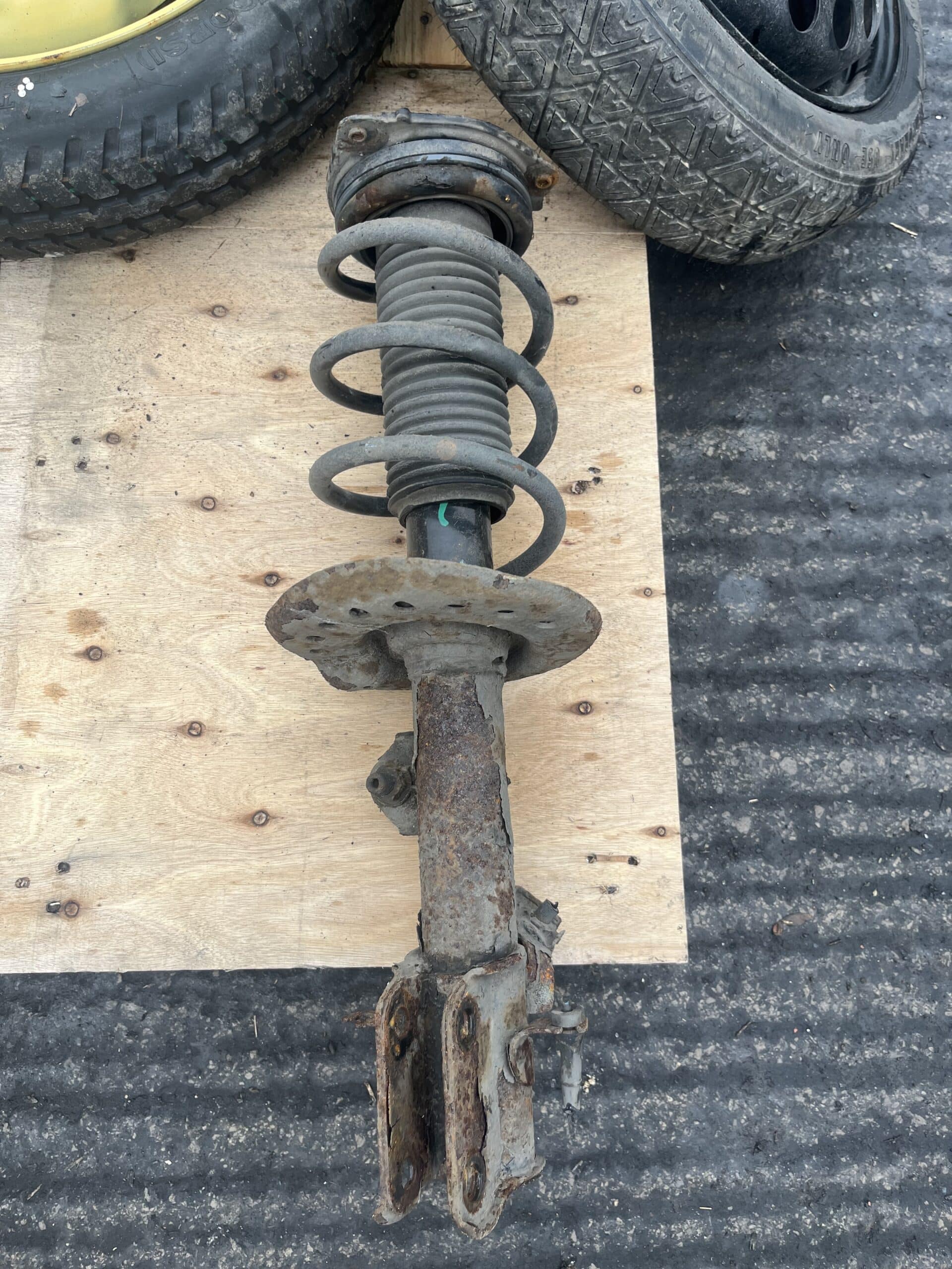 Nissan Juke 2010-2019 1.5 Diesel Off Side Front Shock Absorber