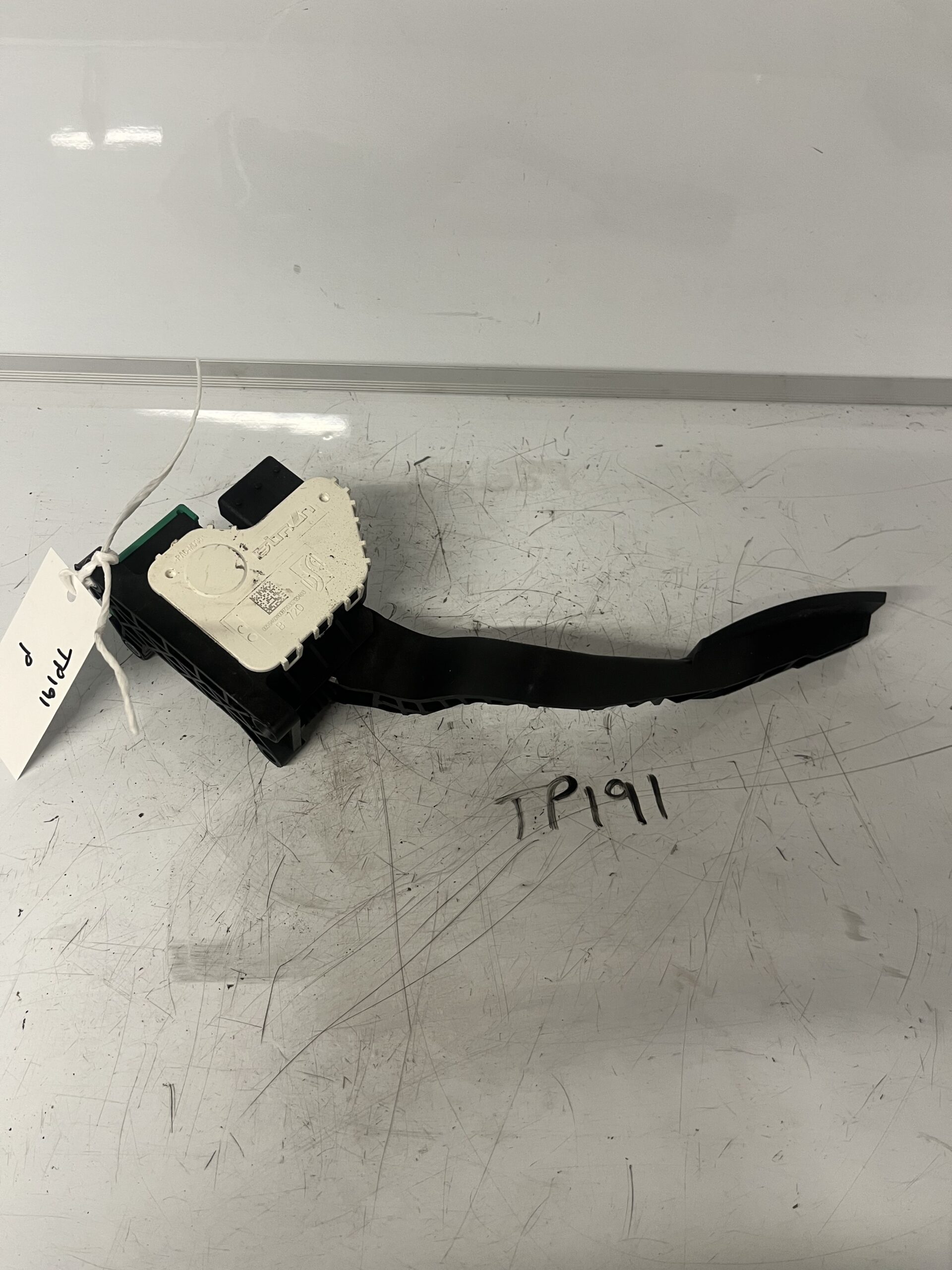 Fiat 500L 2013-2017 Diesel Throttle Pedal – 6 Pin Plug
