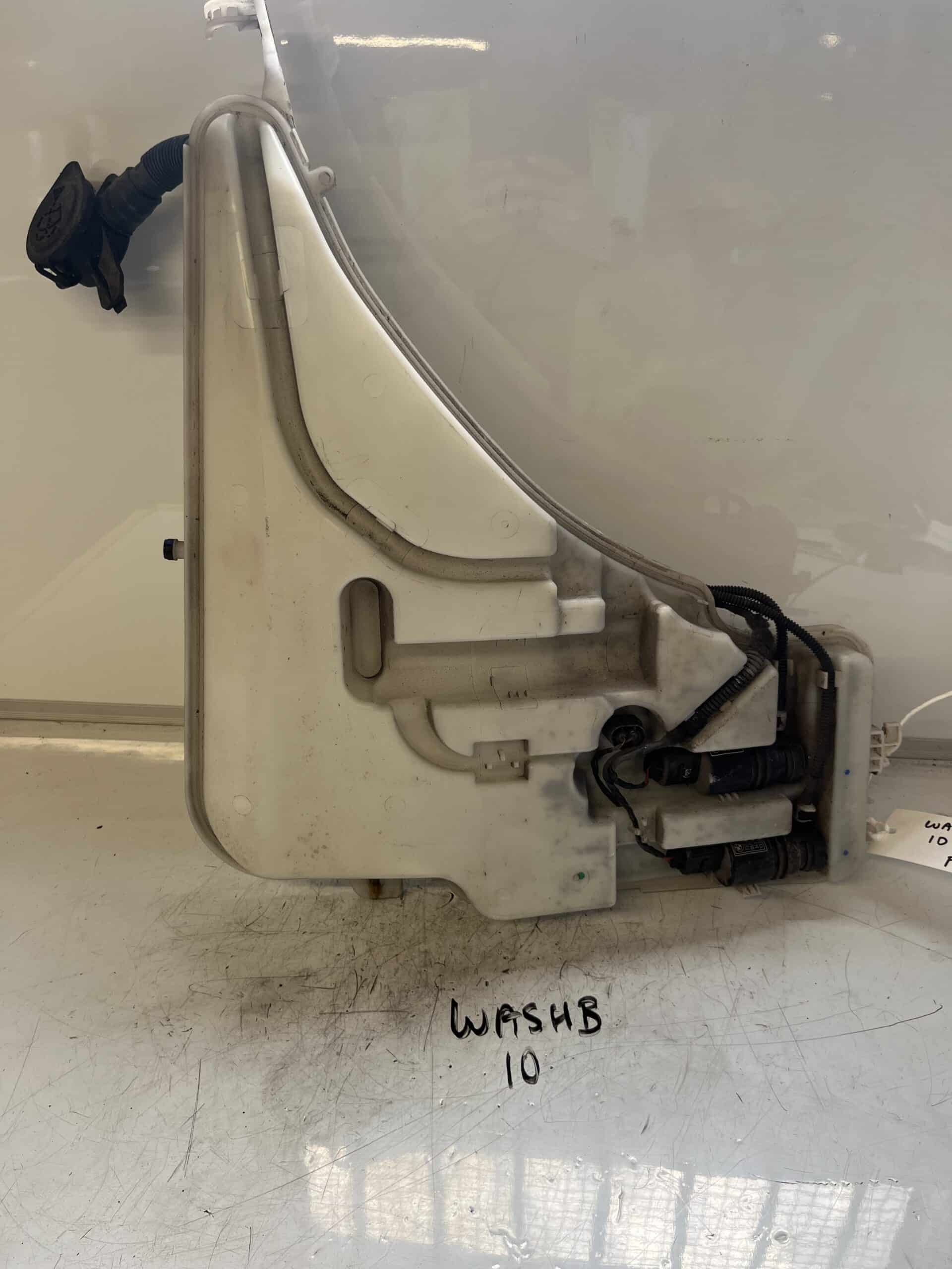 BMW 1 Series 2011-2015 Windscreen Washer Bottle – 7241673