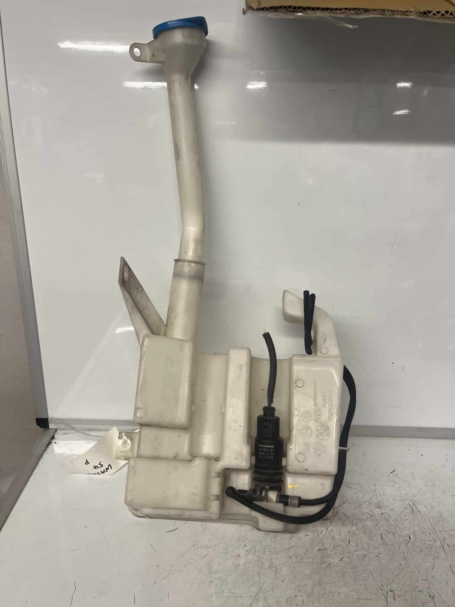 Honda Civic 2011-2017 Windscreen Washer Bottle – 76801-TV0B-E010-M4